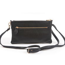 BLACKPARTY 时尚休闲都市风手拿包 潮流电镀新款点亮日常穿搭